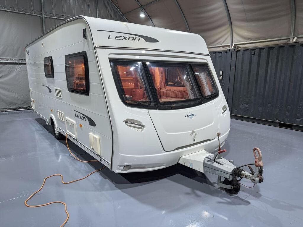 2011 Lunar Lexon 530 2011 4 Berth