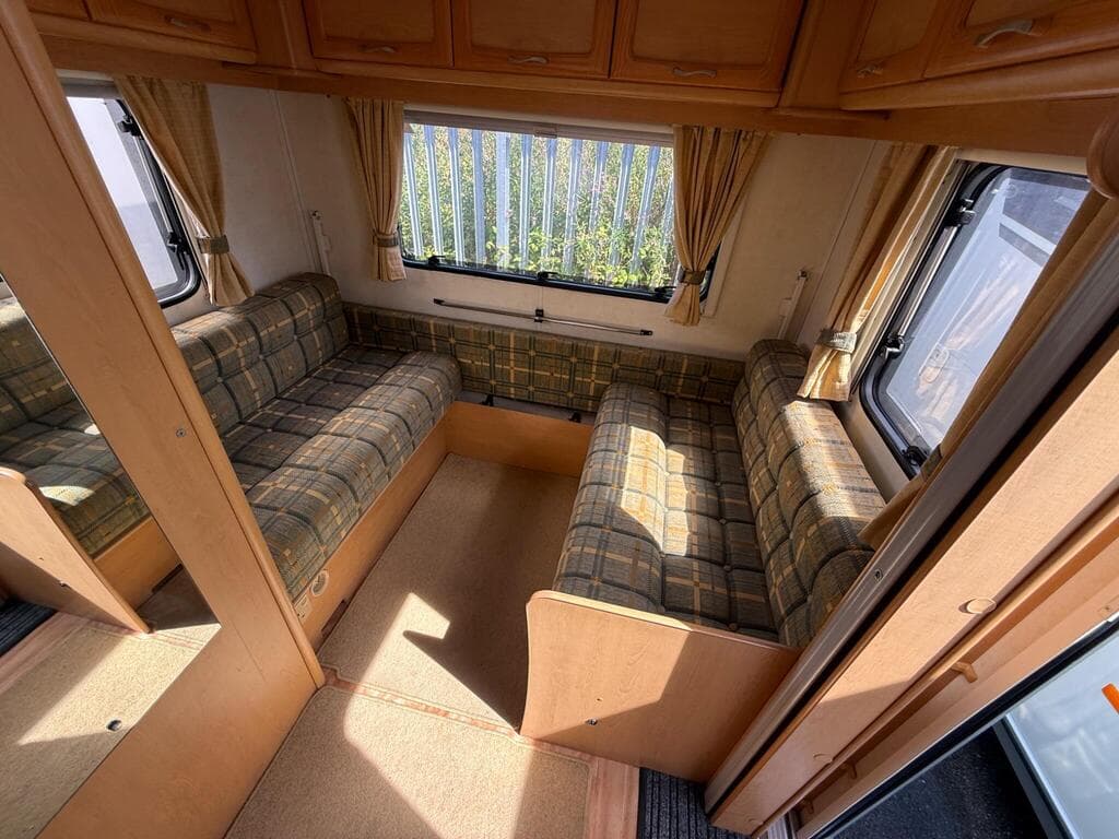 2005 Compass Rambler 16/5– 5 Berth Single Axle