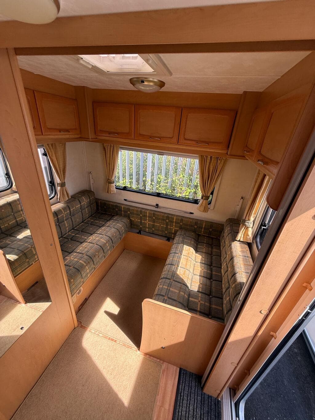 2005 Compass Rambler 16/5– 5 Berth Single Axle