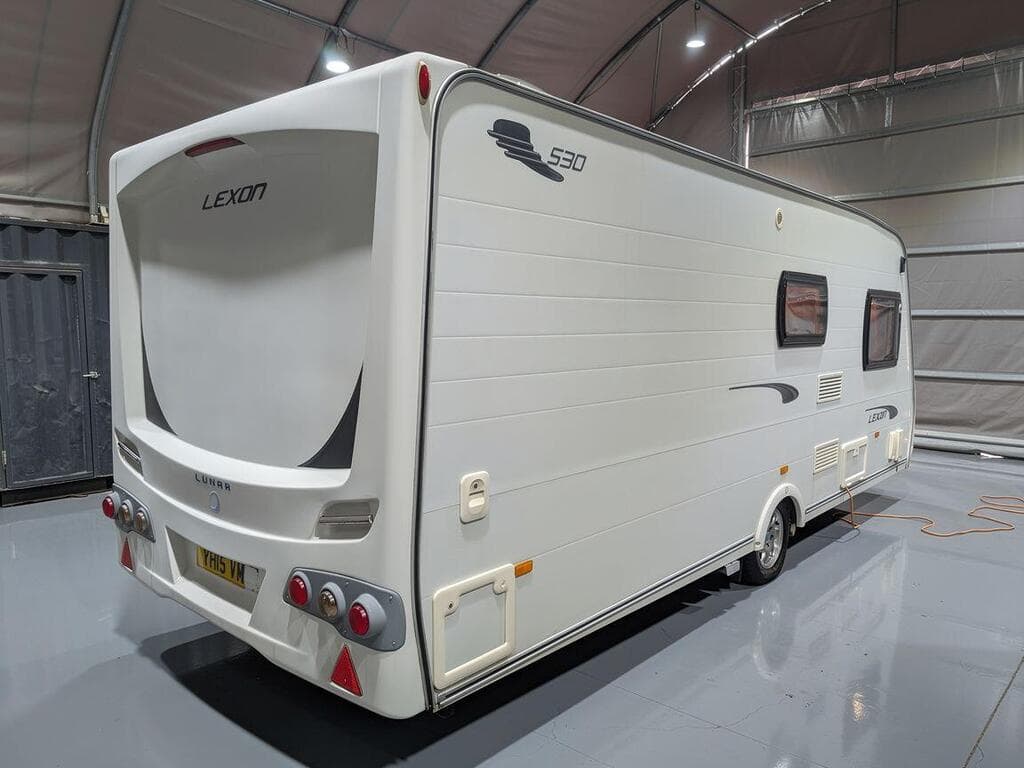 2011 Lunar Lexon 530 2011 4 Berth