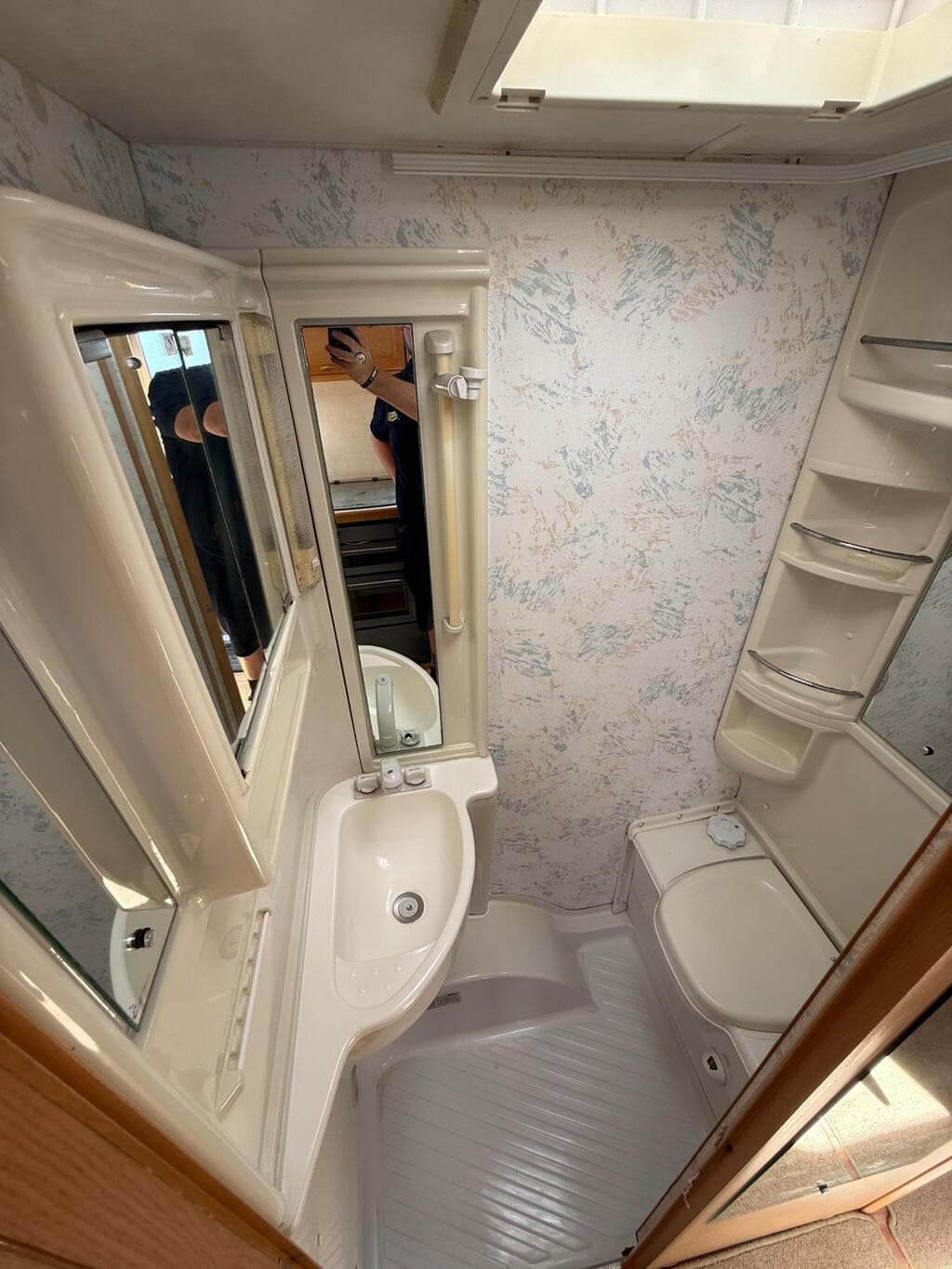 2005 Compass Rambler 16/5– 5 Berth Single Axle