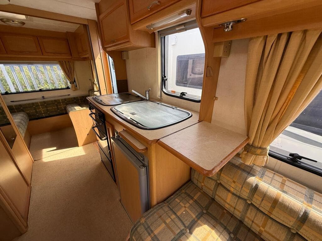 2005 Compass Rambler 16/5– 5 Berth Single Axle