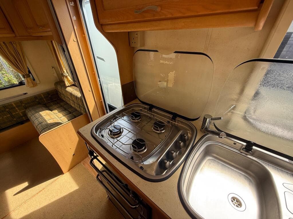 2005 Compass Rambler 16/5– 5 Berth Single Axle
