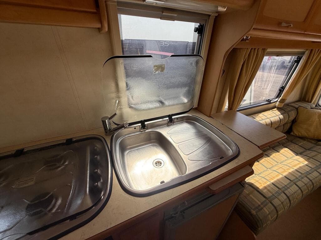 2005 Compass Rambler 16/5– 5 Berth Single Axle